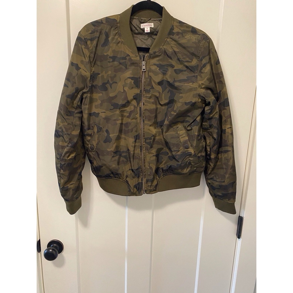 Xhilaration‎ women's/junior bomber Camo jacket Size Medium